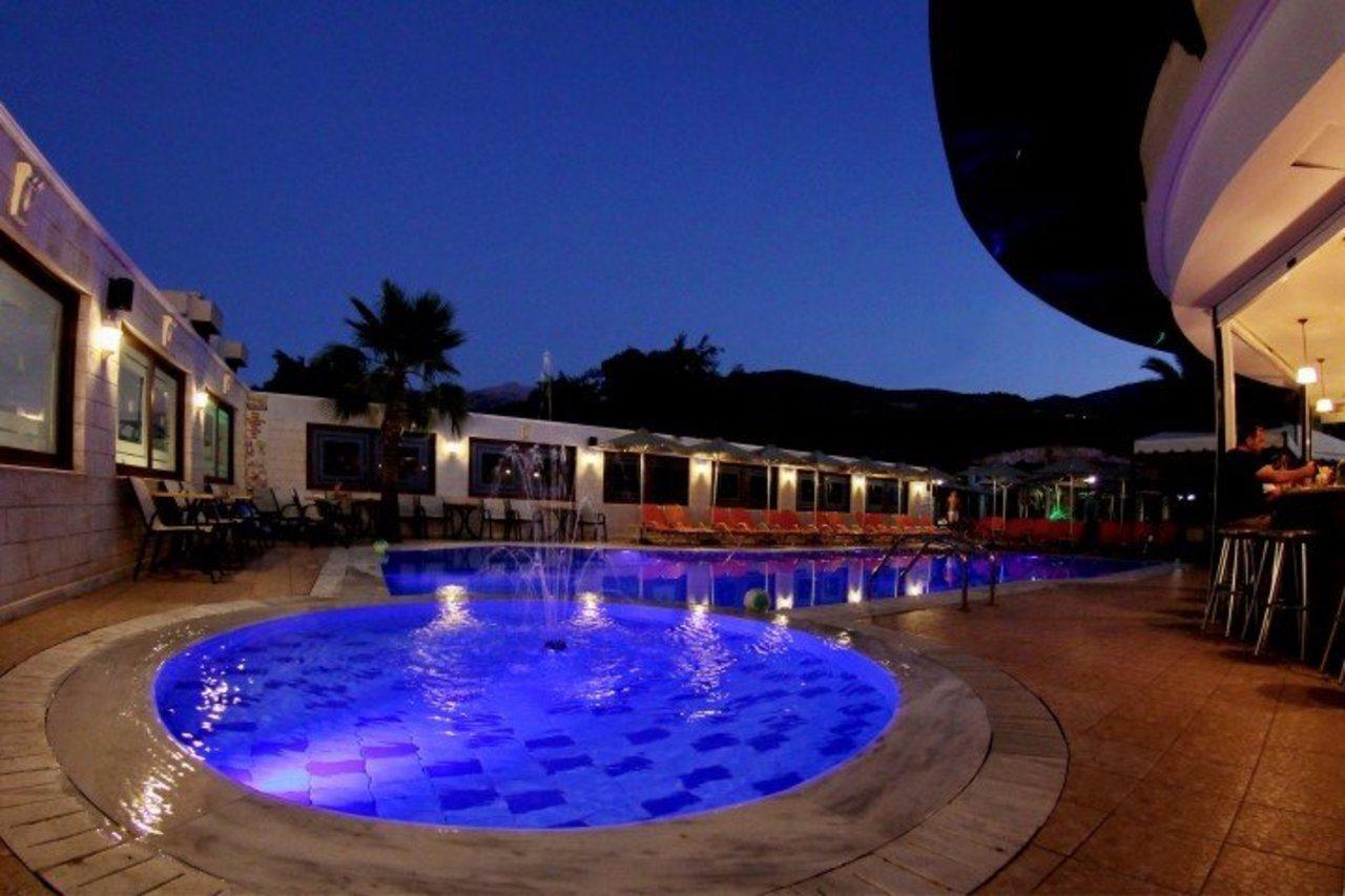 Aparthotel Bella Elena Malia Esterno foto