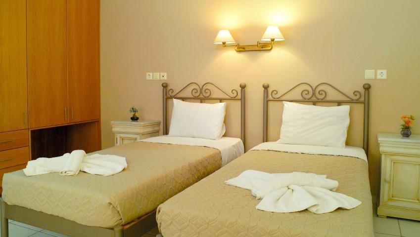 Aparthotel Bella Elena Malia Esterno foto