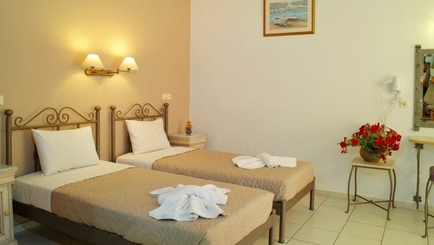 Aparthotel Bella Elena Malia Esterno foto