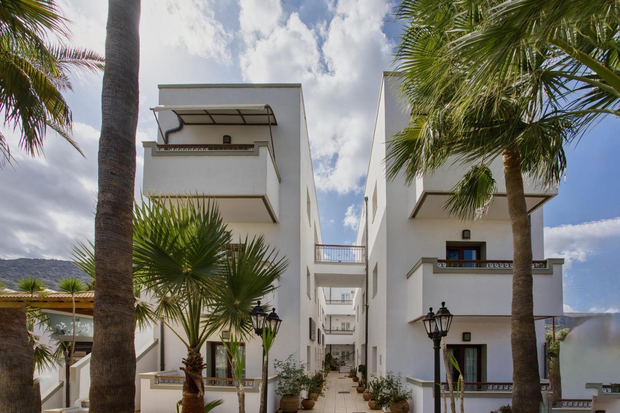 Aparthotel Bella Elena Malia Esterno foto