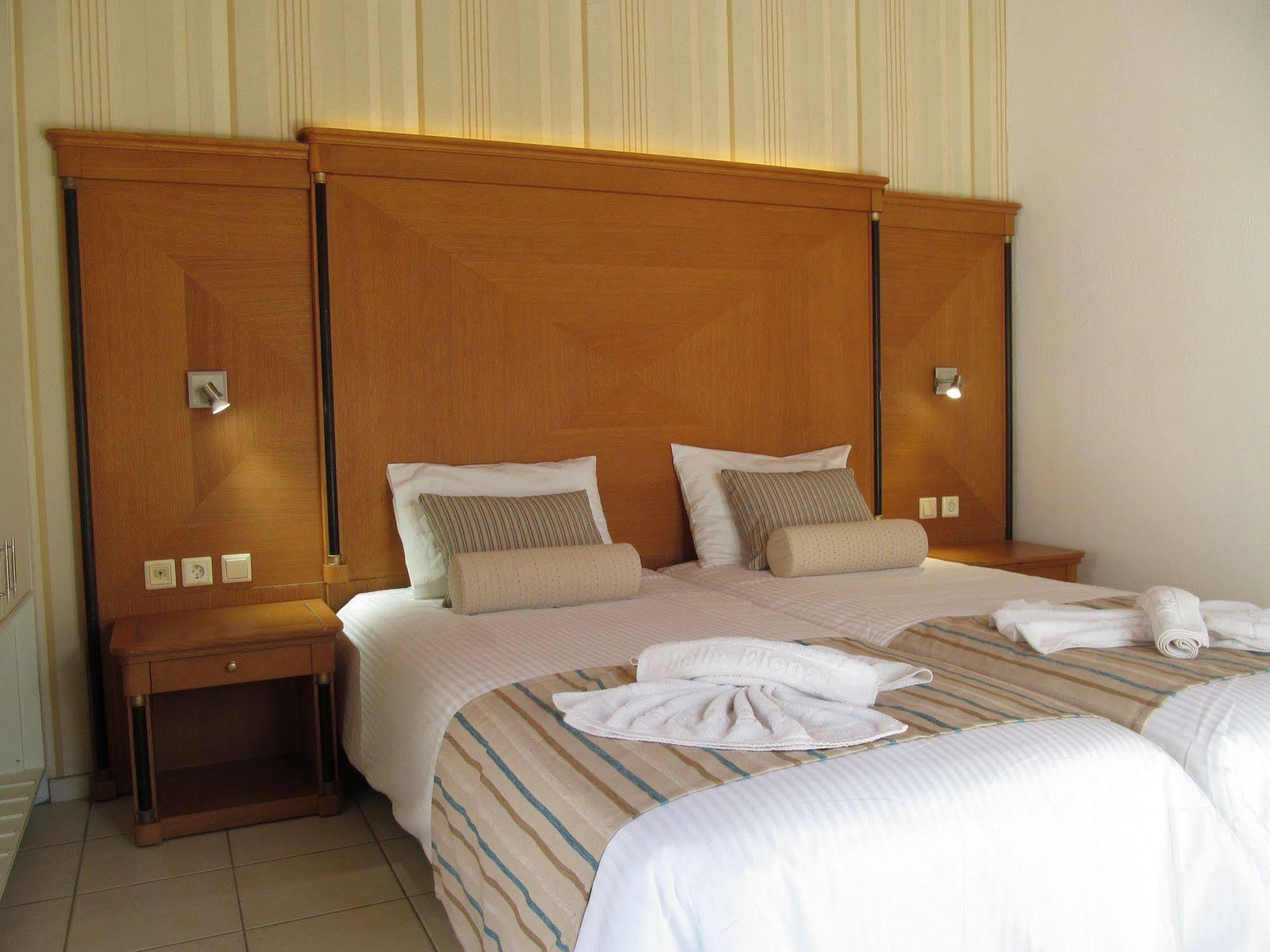 Aparthotel Bella Elena Malia Esterno foto